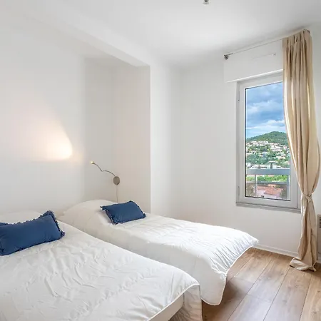 Le Grand Large-2 By Interhome Ιέρ